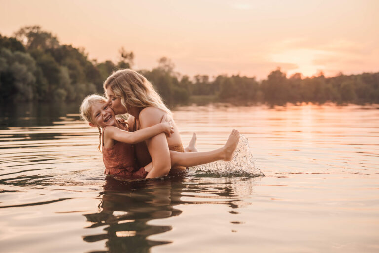 Sonniges Familien Fotoshooting im See